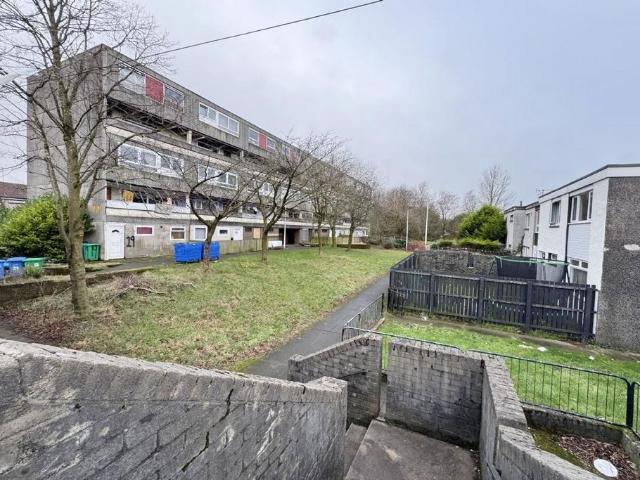 Flat for sale in Tanshall, Leslie