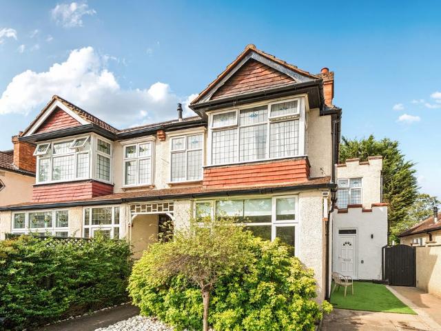 Flat for sale in Greater London