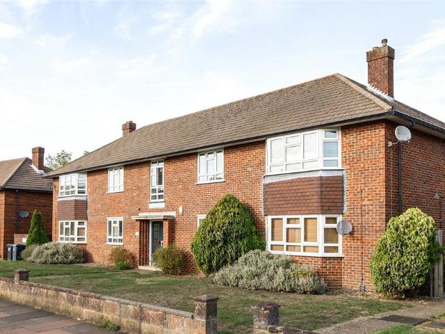 Flat for sale in London Borough of Bromley, Greater London