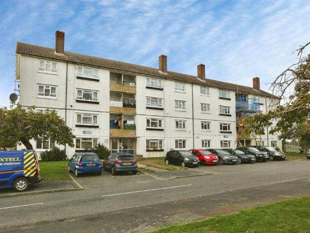 Flat for sale in Weston, Southampton