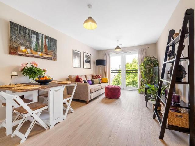 Flat for sale in Brixton, Greater London