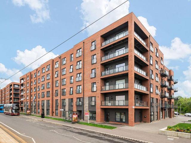 Flat for sale in North Leith, Leith