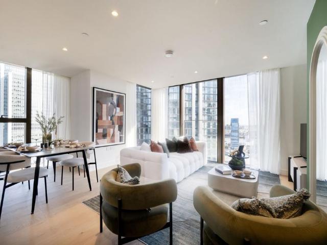 Flat for sale in Isle Of Dogs, Isle Of Man