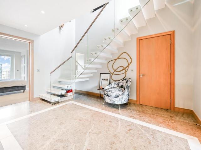 Flat for sale in Greater London