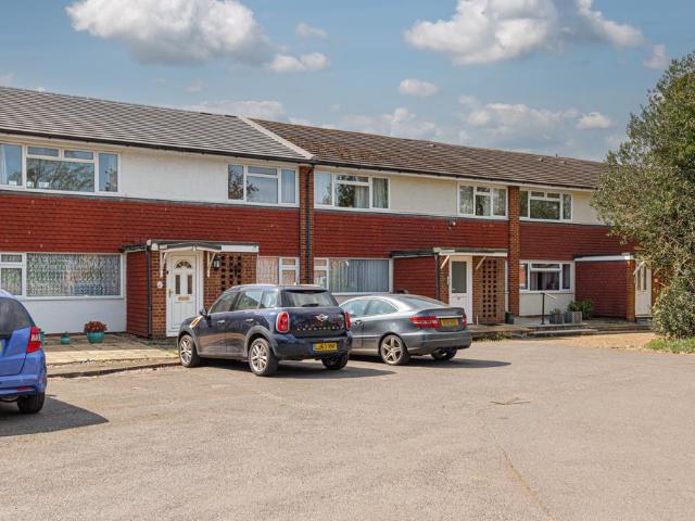 Flat for sale in Pachesham Park, Surrey