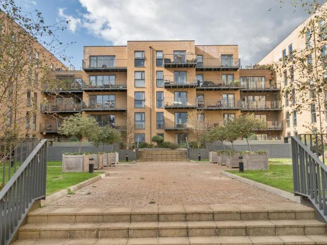 Flat for sale in Crystal Palace, Greater London