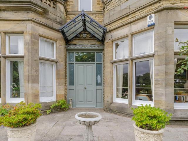 Flat for sale in High Harrogate, Harrogate