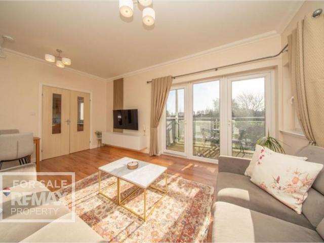 Flat for sale in Eliburn, Dedridge