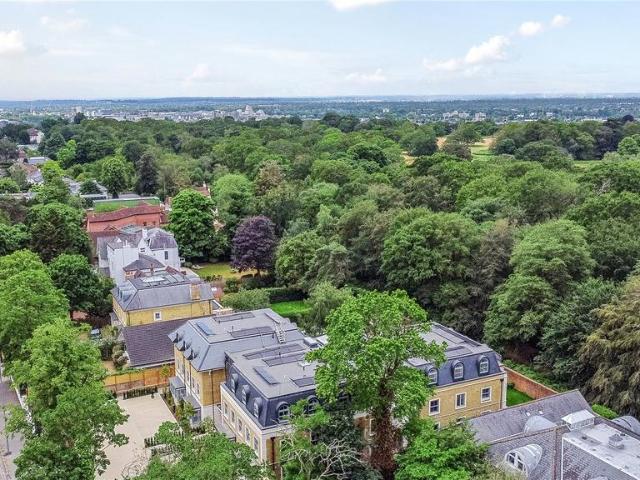 Flat for sale in Greater London