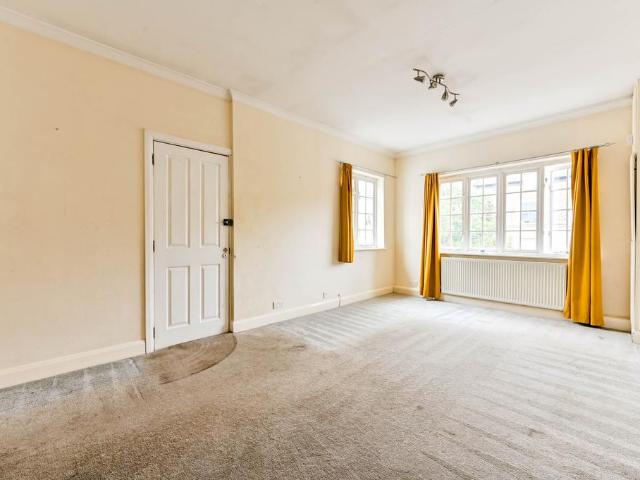 Flat for sale in Royal Borough of Kingston upon Thames, Greater London