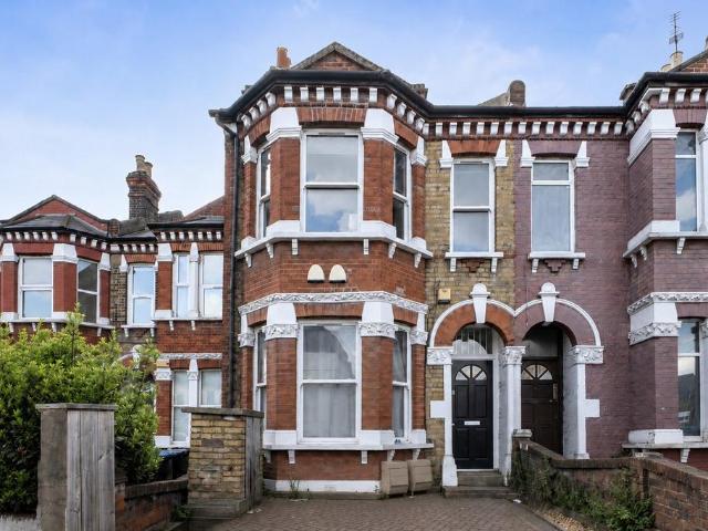 Flat for sale in London Borough of Merton, Greater London