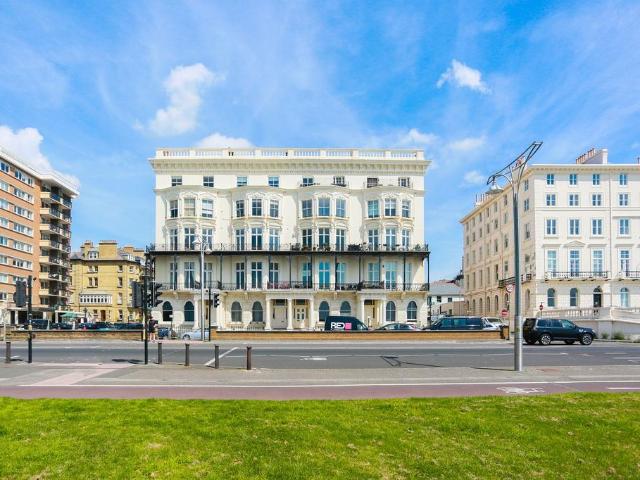 Flat for sale in Brunswick
