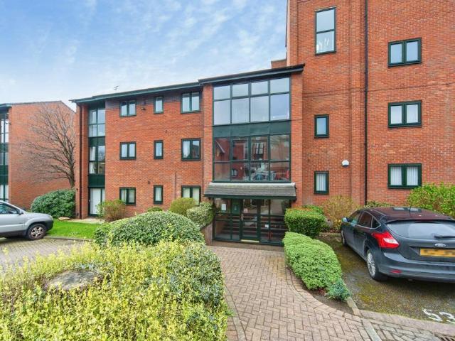 Flat for sale in Birkenhead, Wirral
