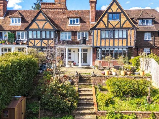 Flat for sale in Lunnon, Buckinghamshire