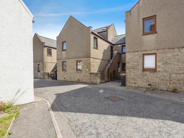 Flat for sale in Montrose