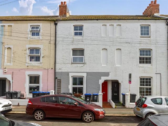 Flat for sale in West Worthing, Worthing