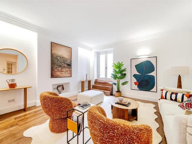 Flat for sale in West Hampstead, Greater London