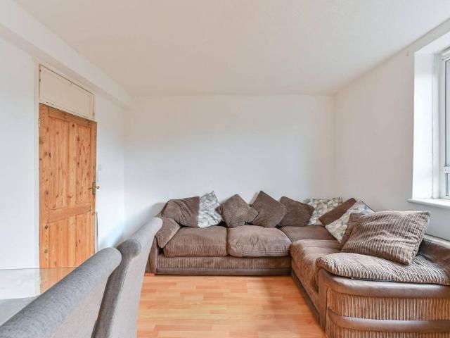 Flat for sale in London Borough of Lewisham, Greater London