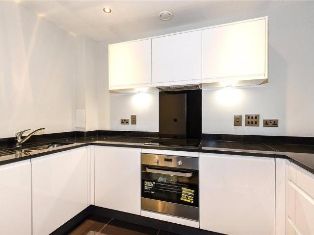 Flat for sale in Gants Hill, Greater London