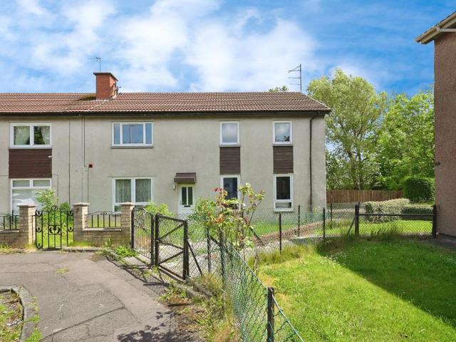 Flat for sale in Loanhead, Scotland