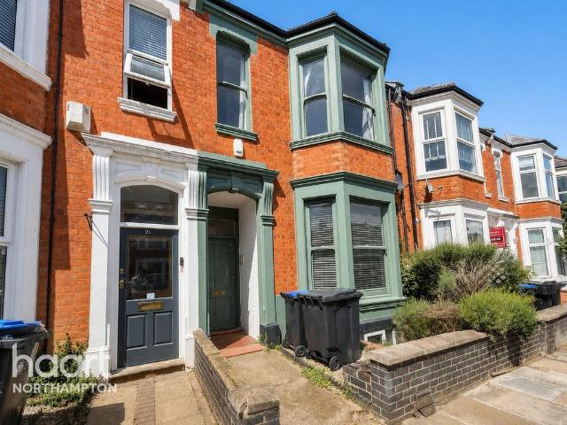 Flat for sale in Phippsville, Northampton