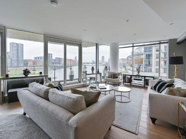 Flat for sale in Wandsworth, Greater London