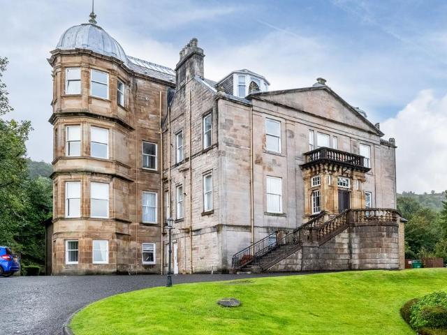 Flat for sale in Port Glasgow, Scotland