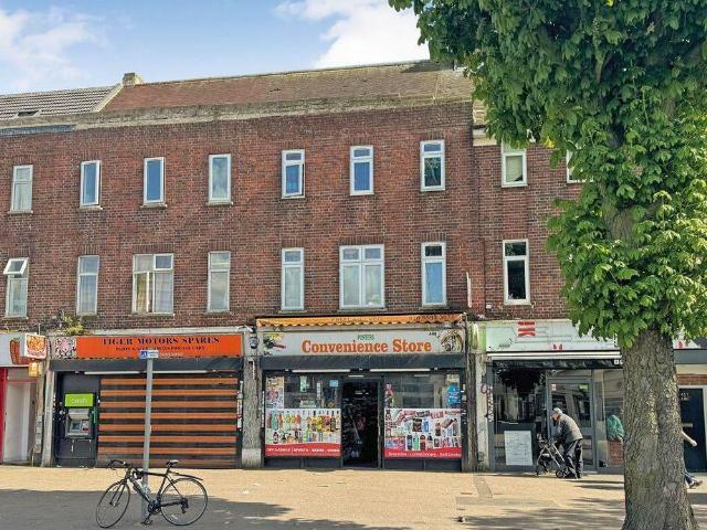 Flat for sale in Becontree, Greater London