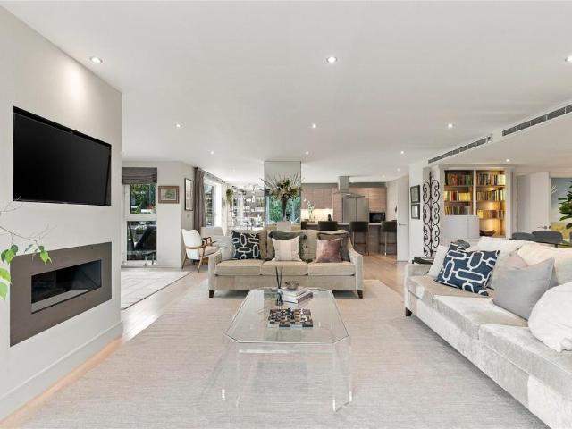 Flat for sale in Imperial Wharf, Greater London