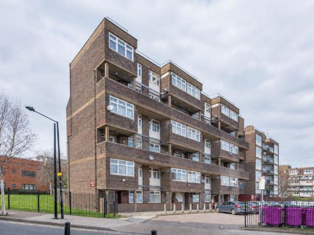 Flat for sale in Spitalfields, Greater London