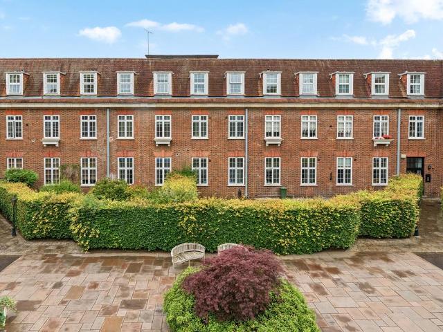 Flat for sale in Row Town, Surrey