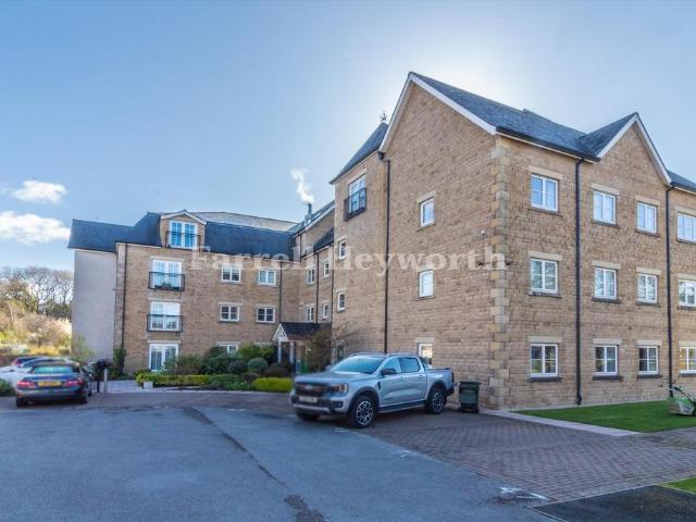 Flat for sale in Greaves, Bare