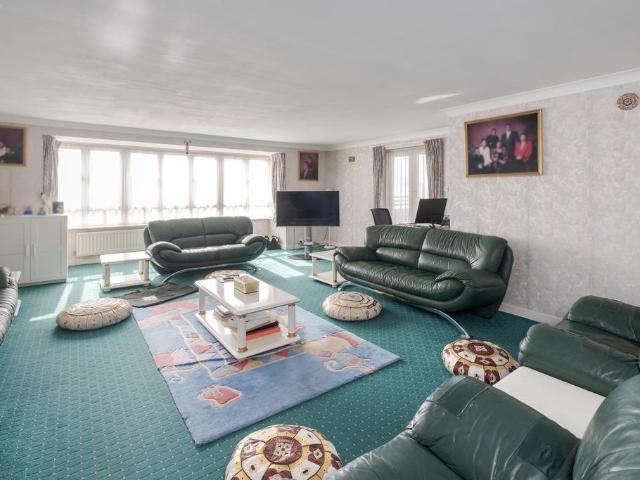 Flat for sale in Kensal Town, Greater London