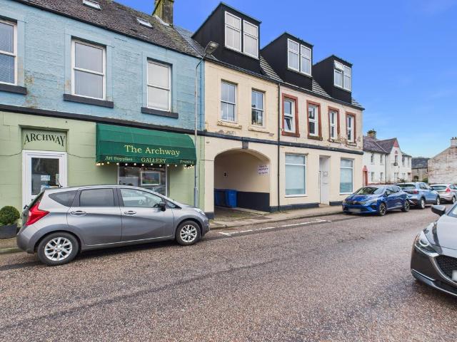Flat for sale in Lochgilphead, Scotland