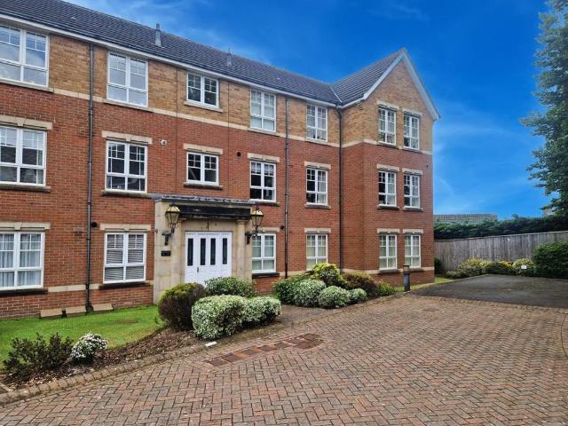 Flat for sale in Withycombe, Budlake
