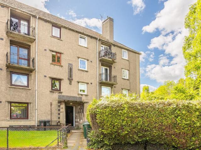 Flat for sale in Drylaw, Scotland