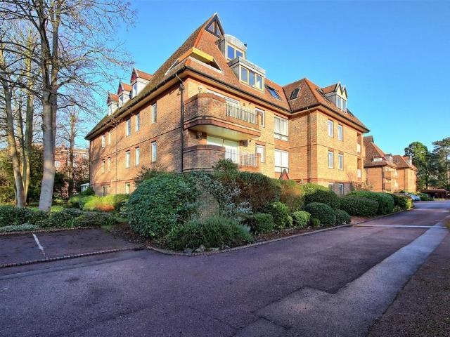 Flat for sale in Arbury, Cambridgeshire