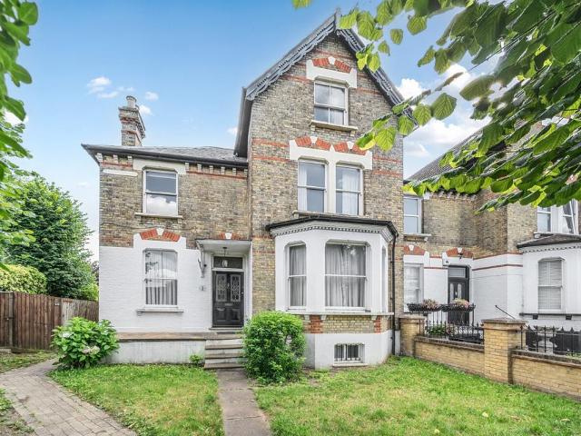 Flat for sale in Beckenham, Greater London
