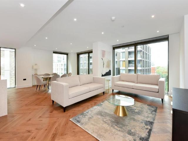 Flat for sale in Nine Elms, Greater London