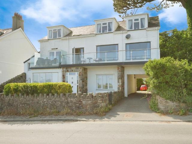 Flat for sale in Abersoch, Wales