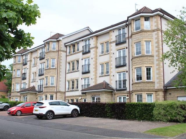 Flat for sale in Knightswood, Scotland