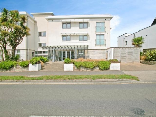 Flat for sale in Newquay, Cornwall