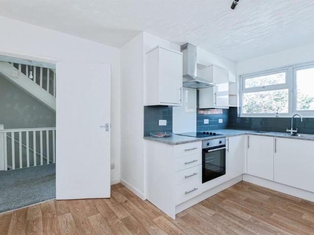 Flat for sale in Tricketts Cross, Ferndown