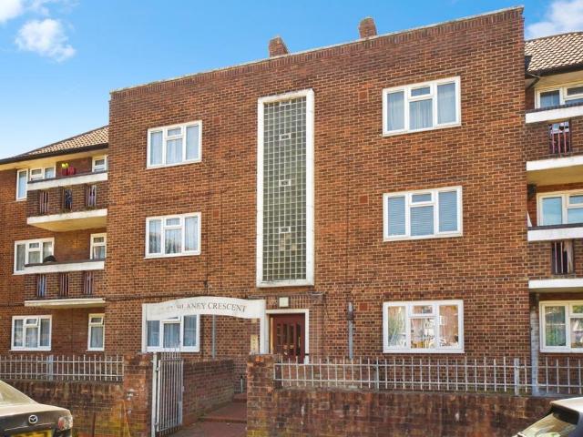 Flat for sale in Beckton, Greater London