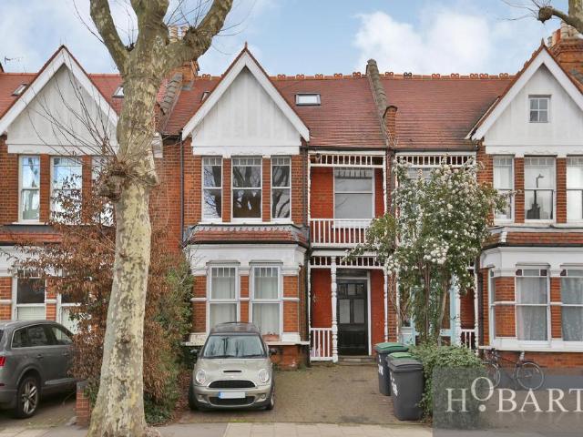 Flat for sale in Crouch End, Greater London