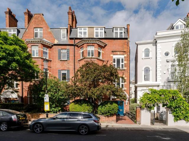 Flat for sale in Notting Hill, Greater London