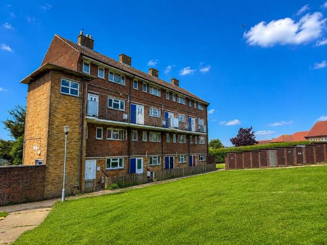 Flat for sale in Ore, Guestling Green