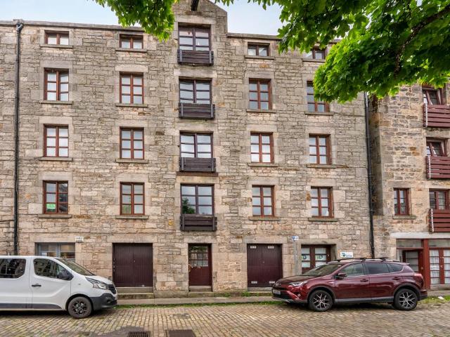 Flat for sale in North Leith, Scotland