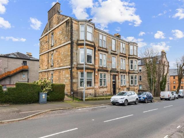 Flat for sale in Greenock, Scotland
