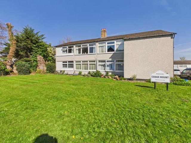 Flat for sale in Mottingham, Greater London